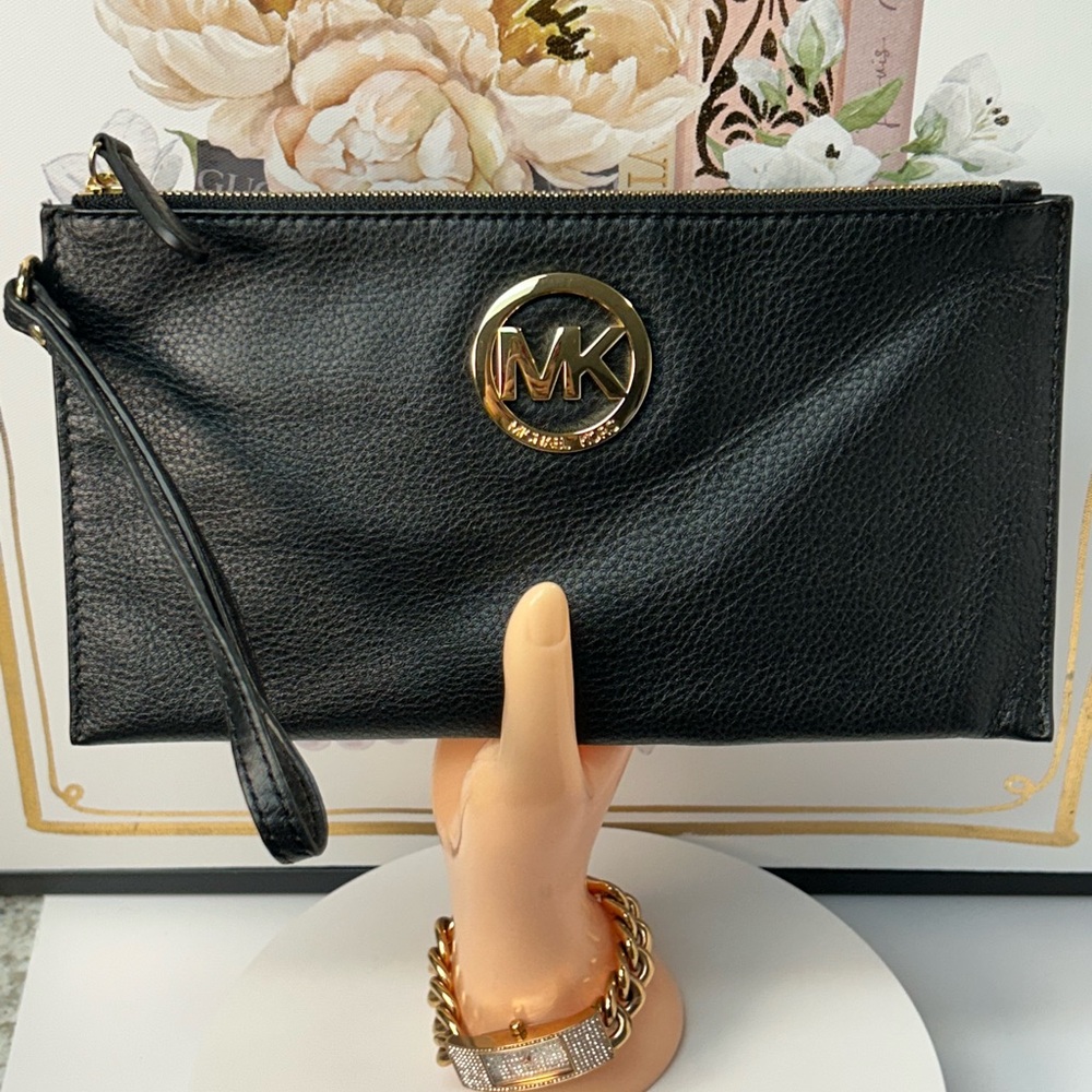 Michael Kors Large Pebble Leather Wristlet/Clutch 😍🖤 - Picture 10 of 17